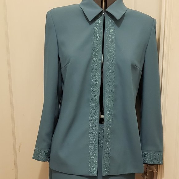 Embroidered Two Piece Skirt Suit - Teal Size 12 - Picture 1 of 14